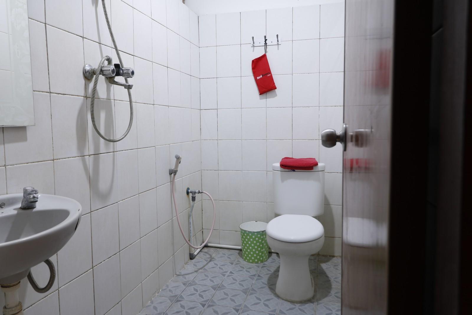 Reddoorz Plus @ Samratulangi Manado Ngoại thất bức ảnh