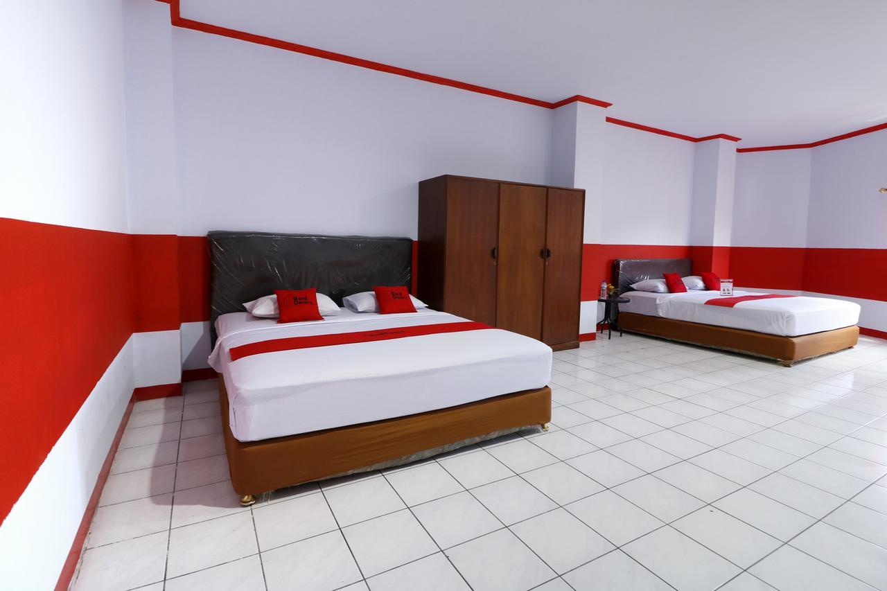 Reddoorz Plus @ Samratulangi Manado Ngoại thất bức ảnh