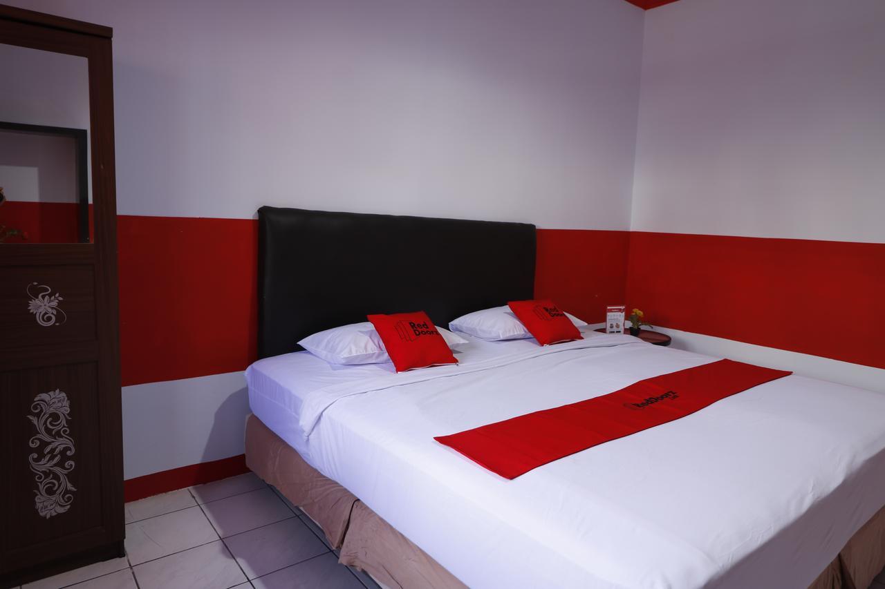 Reddoorz Plus @ Samratulangi Manado Ngoại thất bức ảnh