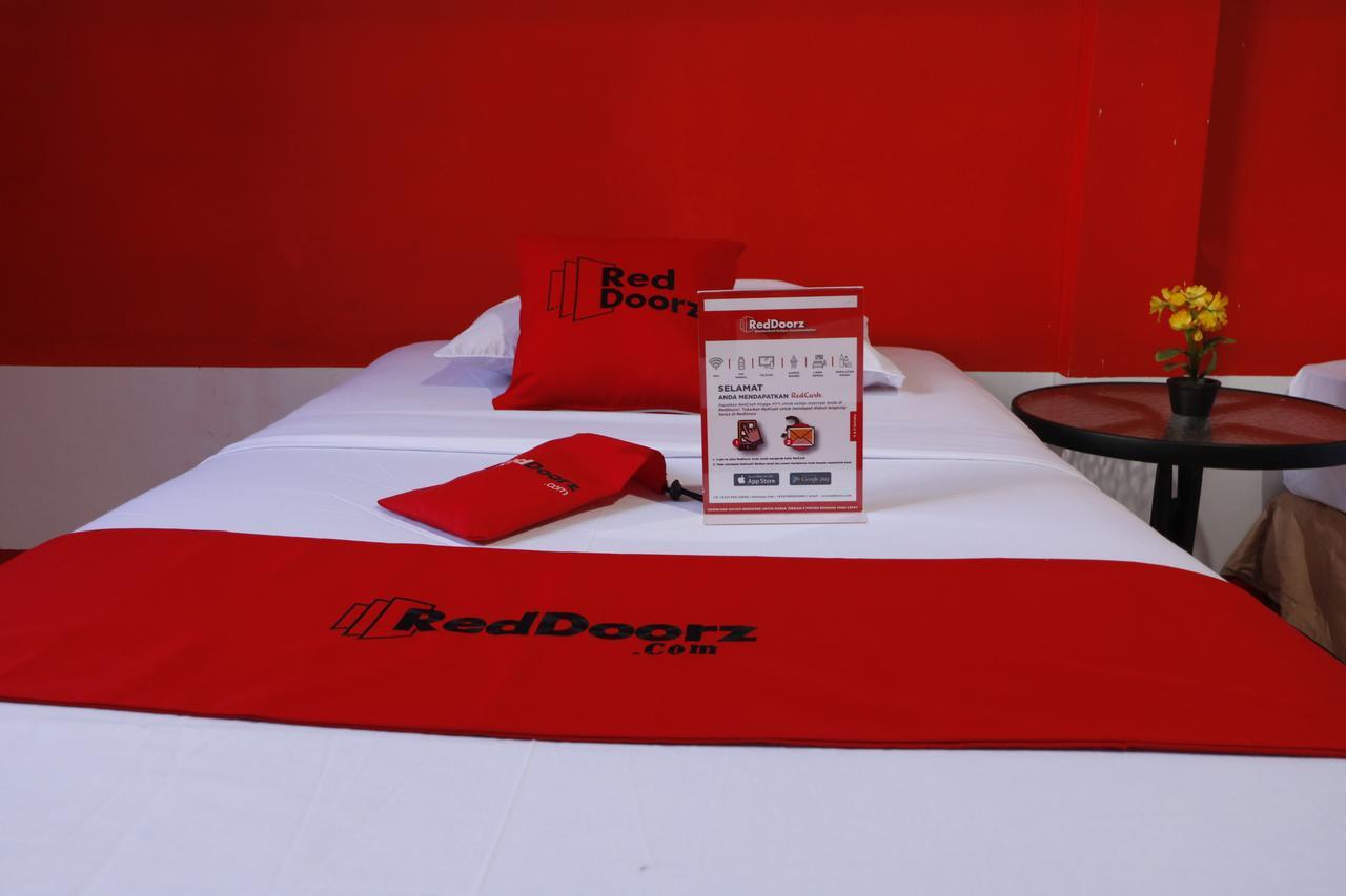 Reddoorz Plus @ Samratulangi Manado Ngoại thất bức ảnh